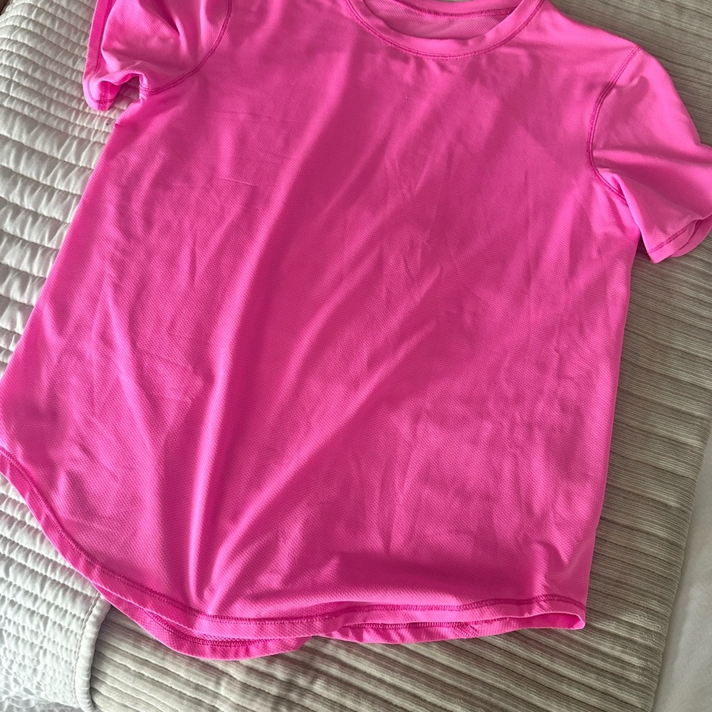 Vibrant Pink Lululemon women’s T-Shirt